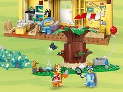 Spielset mit verschiedenen Räumen und Minifiguren