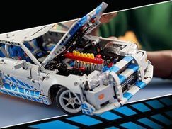 Sechszylindermotor mit beweglichen Kolben