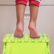 Vielseitiger Klapphocker mit Griff