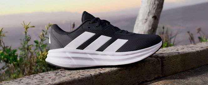 Effektive Dämpfung, TPU-Laufsohle und ein cooles Chassis: der »Galaxy 7« von adidas Performance