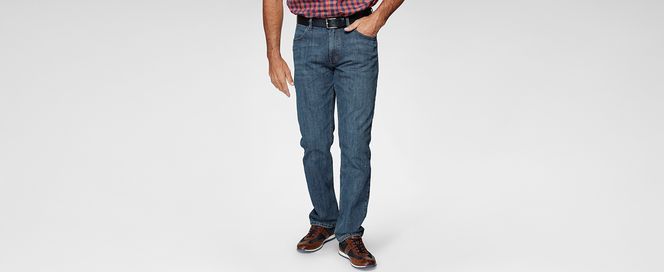 Ideal für Shirts und Hemden: Kombinationsfreudige Jeans im Straight-fit