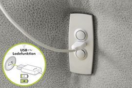USB-Ladeport an beiden Armlehnen