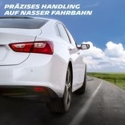 Präzises Handling auf nasser Fahrbahn.