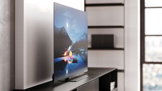 Pures Monitor-Design. Extra flach und platzsparend.