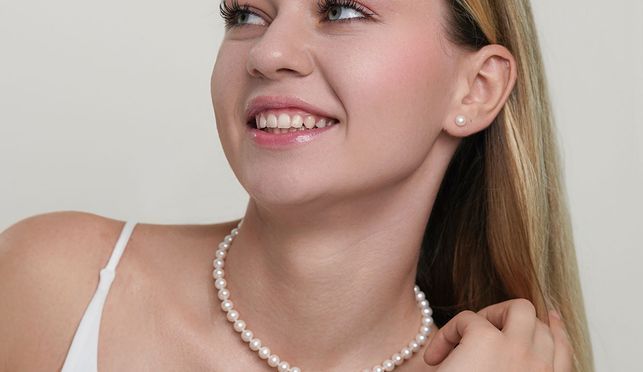 Gaura Pearls Perlenohrstecker mit echten Perlen