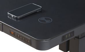 USB-Anschlüsse & drahtloses Laden am Schreibtisch