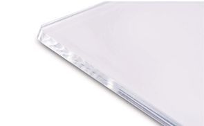 Glasklar transparent