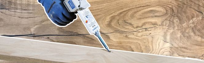 Risse im Holztisch reparieren