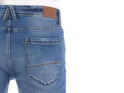 Впередe Produktdetails