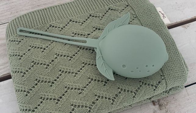 Praktischer Silikon Schnullerhalter im frischen Zitronen Design