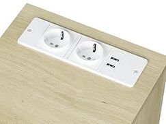 Nachttisch mit Ladestation