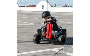 E-Kart mit Vorwärts- und Rückwärtsgang