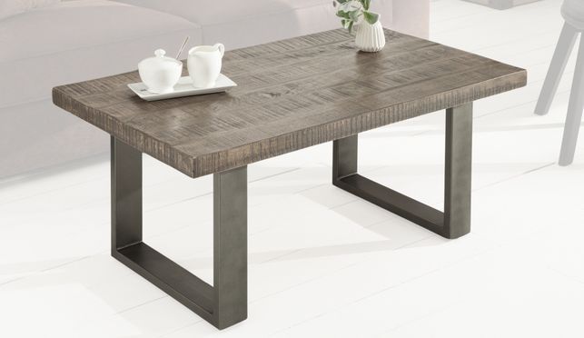 Dein massiver, neuer Couchtisch mit einer Tischplatte aus Massivholz!