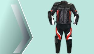 Motorradkombi aus Leder mit Protektoren