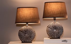 Tischlampe mit edler Formgebung 