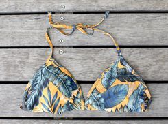 Bikinitop und Bikinihose low mit Schnürbindung
