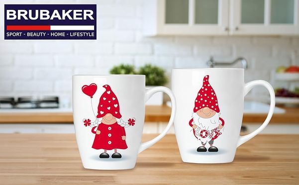 Weihnachtliches Tassenset mit Motiven von Frau Wichtel und Herr Wichtel mit Grußkarte in Geschenkbox