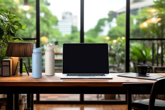 Vinsun Isolierflasche in zeitlosem Design – Hält Ihre Getränke über Stunden warm oder kalt