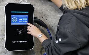Touch Display & hochwertig verarbeitet
