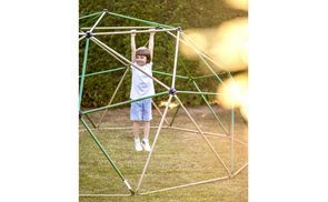 Vielseitiger Kletterspaß für Kinder