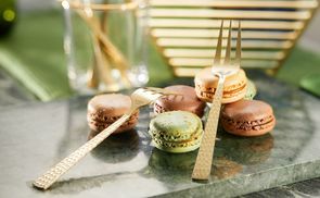 Goldene Kuchengabeln – Eleganz für die Kaffeetafel