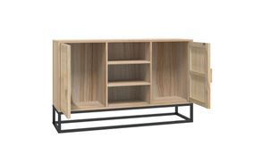 Holztür und Eisenbein