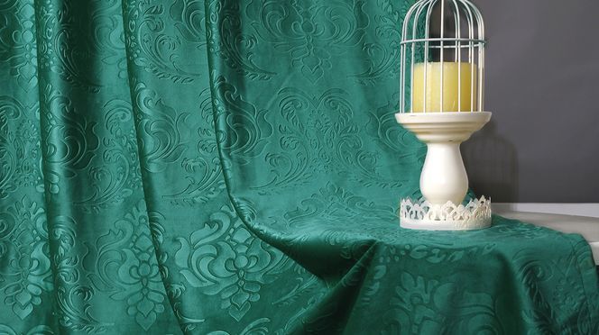 Luxuriöser Verdunkelungsvorhang aus zerknittertem Samt
