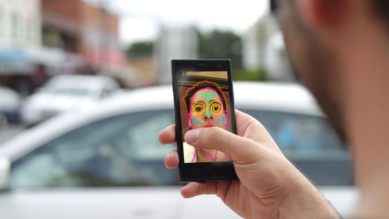 Die Android-Selfie-App Snapchat Mit Snapchat kannst du lustige Selfies machen.