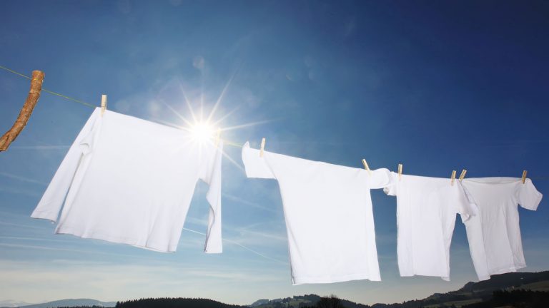 Wäsche entfärben mit der Kraft der Sonne. Sonne Wäsche entfärben Tipps