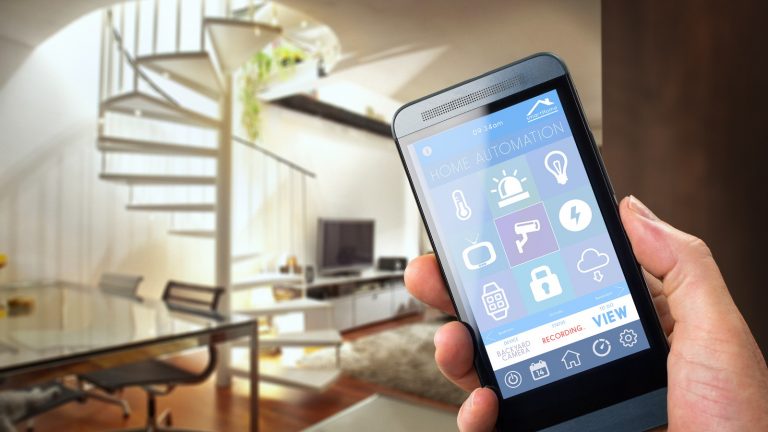 Wohnung wird per Smartphone gesteuert