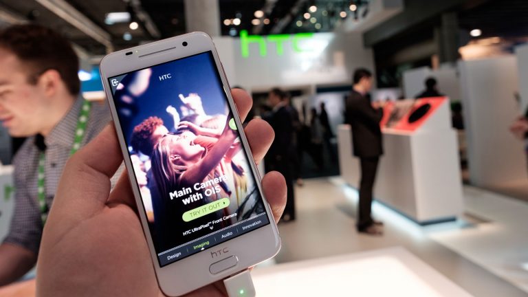 HTC One X9