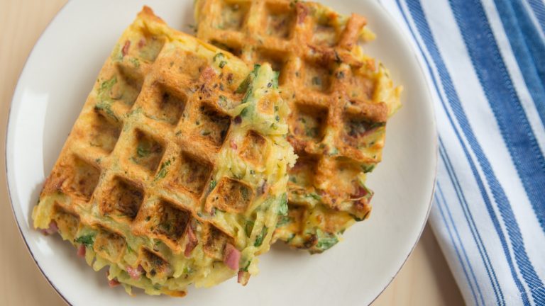 Kartoffelrösti aus dem Waffeleisen Kartoffelrösti aus dem Waffeleisen