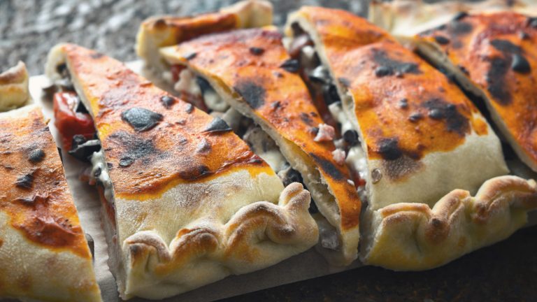 Großaufnahme Pizza Calzone