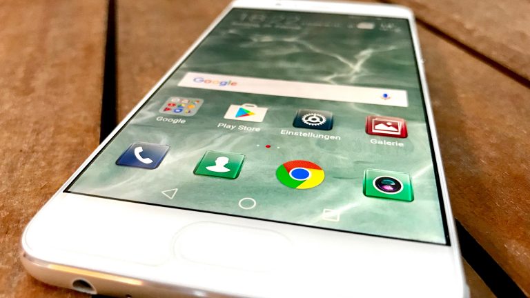 Das Huawei P10 mit Fingerabdruckscanner auf der Vorderseite