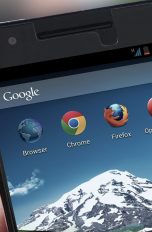 Android Smartphone mit Google Chrome Icon auf Homescreen