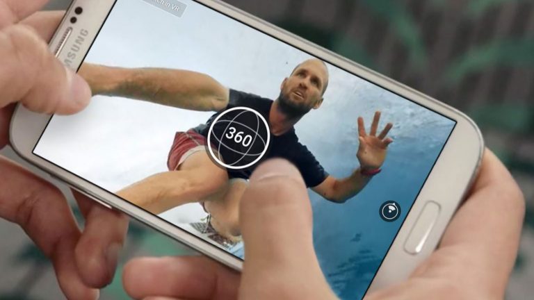 Smartphone mit Facebook-Live-360-App