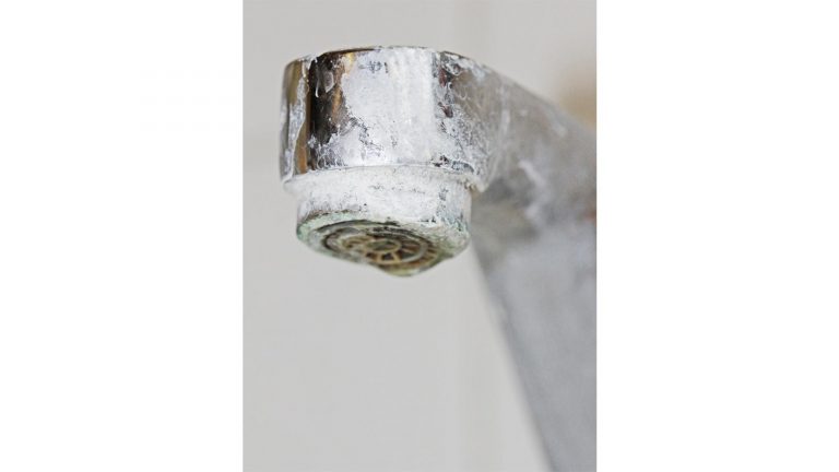 Kalkablagerungen Wasserhahn Kalkablagerungen Wasserhahn