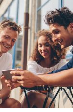 Medien, Sprachnachrichten und Anrufe bei WhatsApp