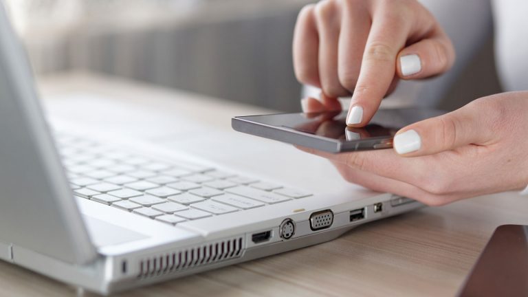 Datenaustausch von Smartphone und Computer via WhatsApp