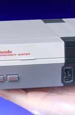 Die NES Mini wird präsentiert.