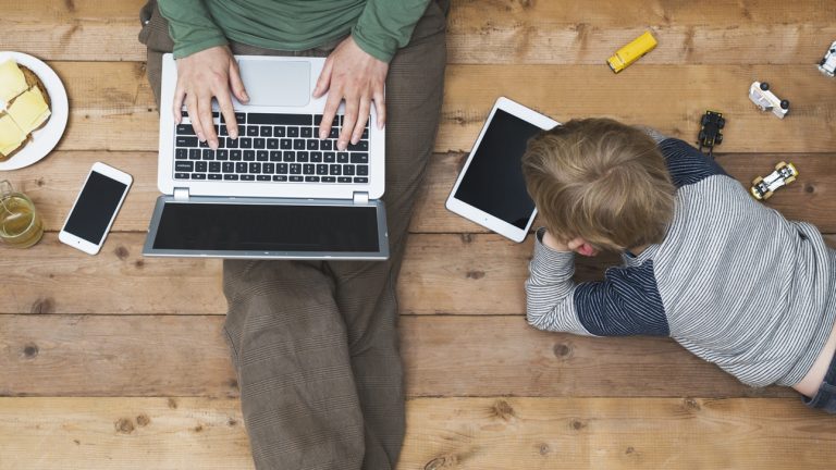 Eltern als Vorbilder bei Facebook Eltern als Vorbilder bei Facebook