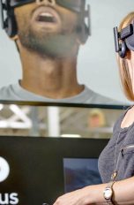 Nutzerin von Oculus Rift