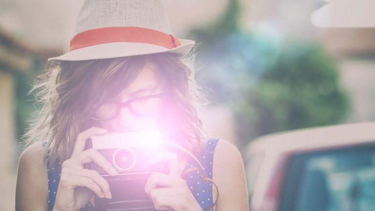 Fotografieren mit Blitzlicht: So setzen Sie den Aufsteckblitz richtig ein
