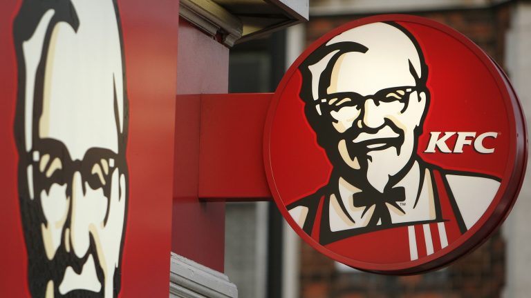 Hähnchenbrater bringt Smartphone heraus – zusammen mit Huawei Das Logo des Hähnchenbraters KFC