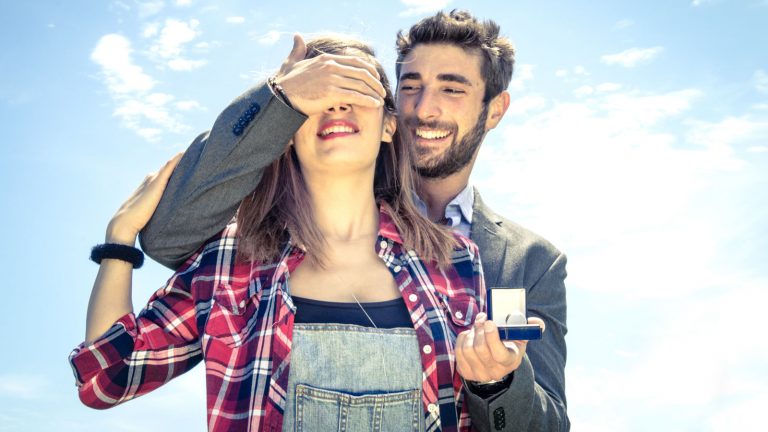 Save-the-Date-Karten: Pärchenfotos mit Spiegelreflexkamera Pärchenfotos Spiegelreflexkamera