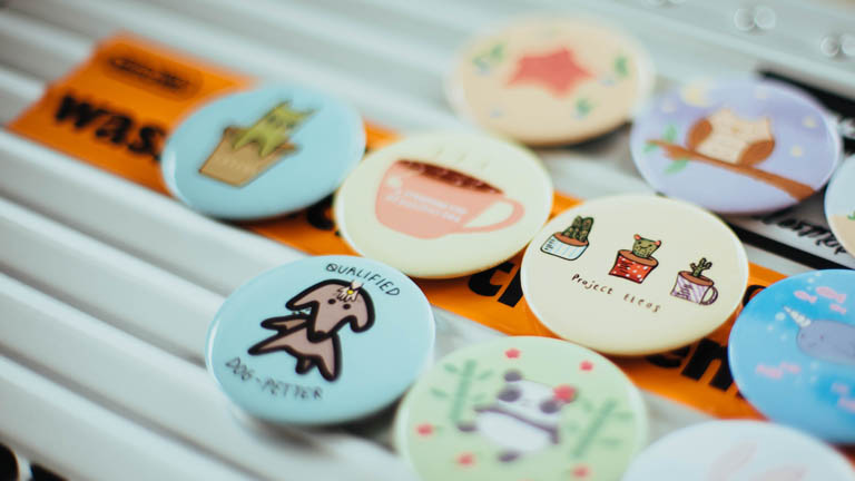 Die Kamera FOMO versteckt sich im Button FOMO camera im Smiley-Design