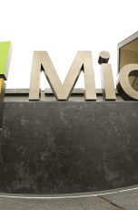 Windows 10 bekommt Eye-Tracking, das Maus und Tastatur ersetzen kann Das Microsoft-Logo