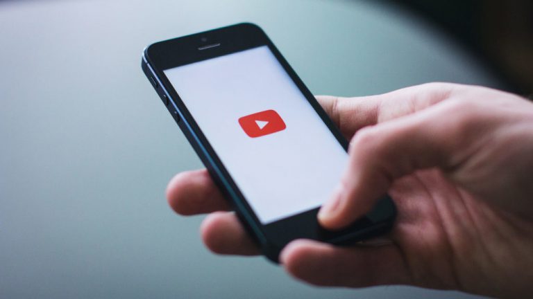 YouTube App Smartphone