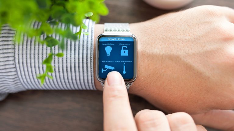 Smart Home Steuerung Apple Watch Mit der Apple Watch Smart Home-Geräte steuern.