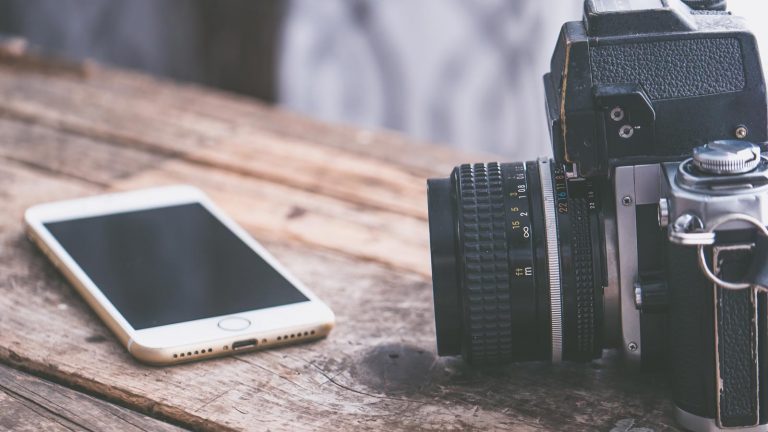 KI soll Smartphone-Fotos auf DSLR-Niveau bringen